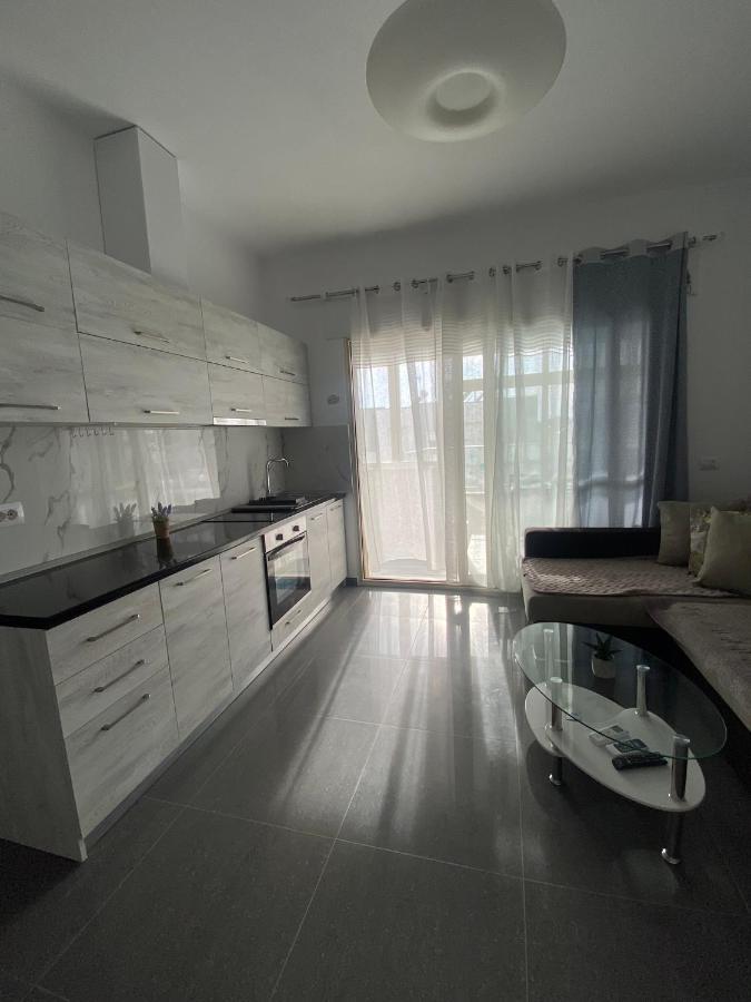 Dom wakacyjny Penthouse 5 Gjiri I Lalzit *